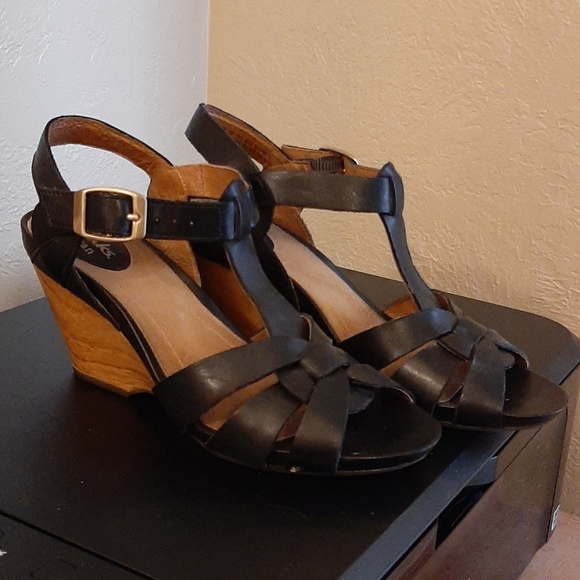 clarks wallabees low cut